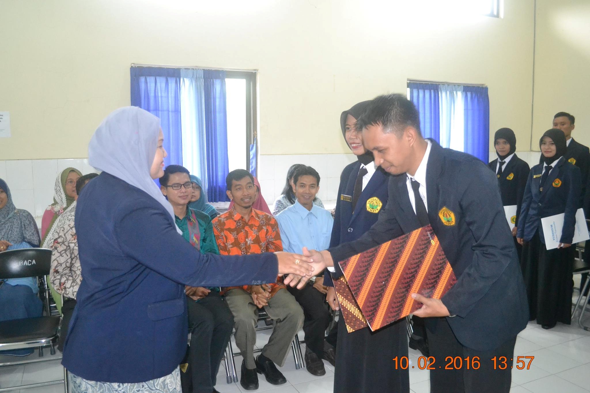 MAHASISWA PROGRAM STUDI ILMU KEPERAWATAN UNIVERSITAS JEMBER YUDISIUM PERIODE 3 TAHUN 2016 DENGAN IP TERTINGGI