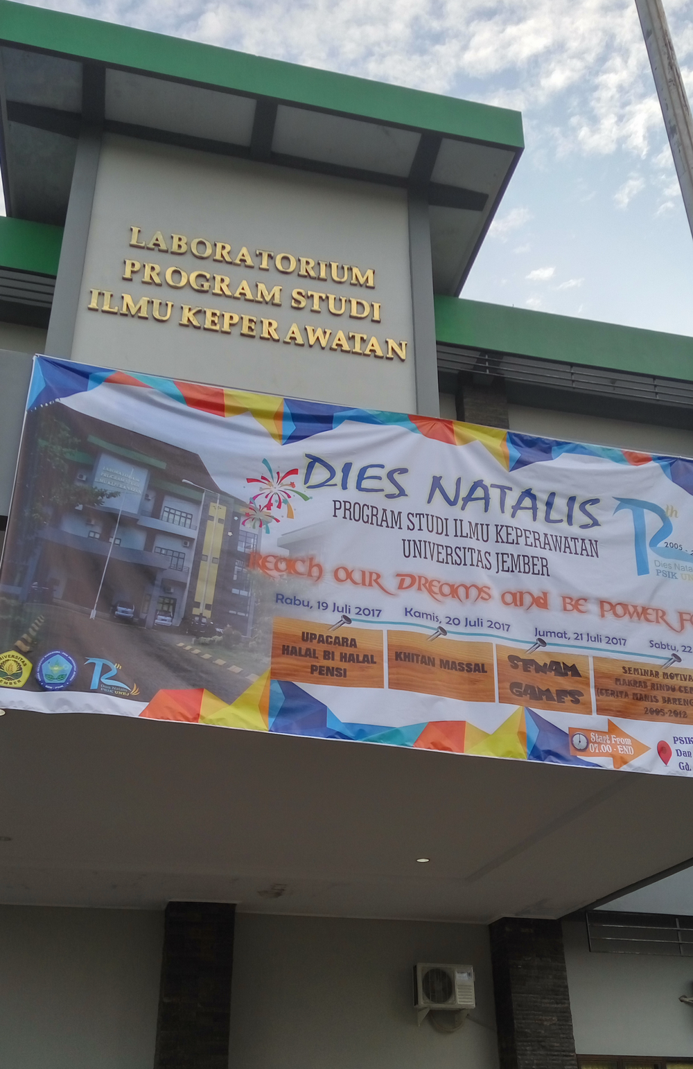 PSIK UNIVERSITAS JEMBER MEMBERIKAN YANG TERBAIK PADA USIA YANG KE 12 TAHUN