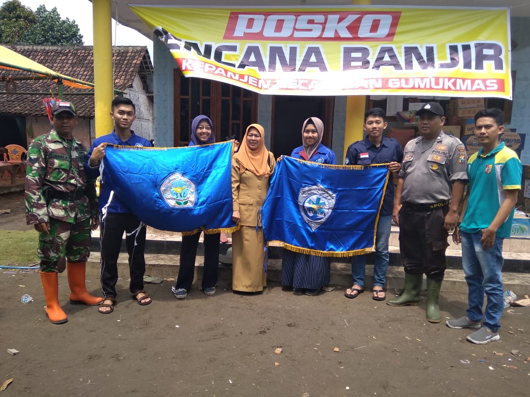 Fakultas Keperawatan Terjunkan Mahasiswa Menjadi Relawan Banjir Kencong – Gumuk Mas.