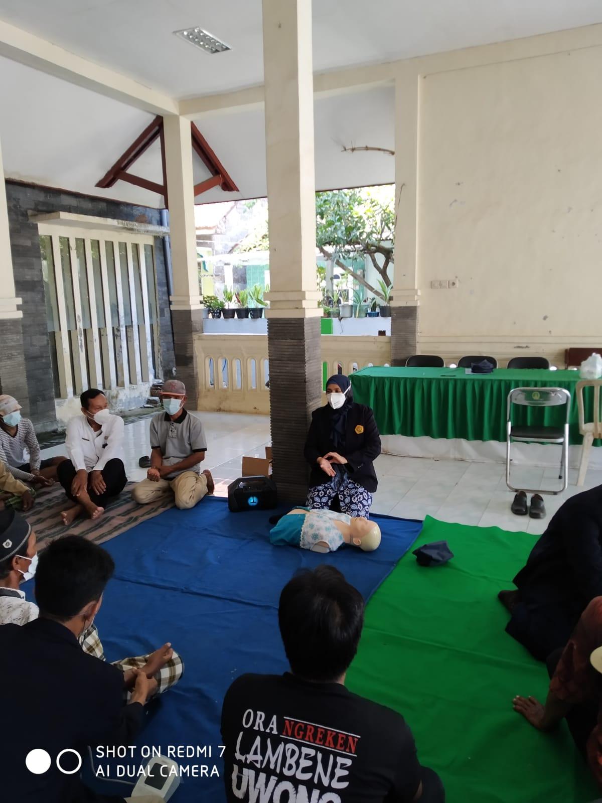 Pemberdayaan Masyarakat Pesisir Dalam Tanggap Darurat Melalui Pelatihan Bantuan di Kelurahan Panggungrejo Kota Pasuruan Hidup Dasar