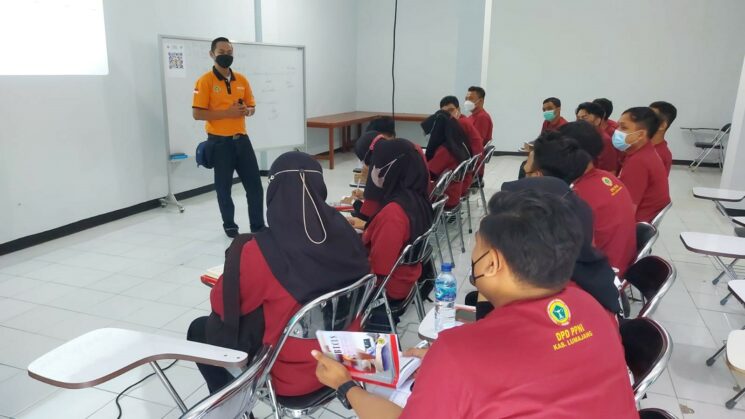 PENINGKATAN KUALITAS LULUSAN PRODI D3 KEPERAWATAN UNEJ DENGAN MENGIKUTI PELATIHAN BTCLS (BASIC TRAUMA AND CARDIAC LIFE SUPPORT)