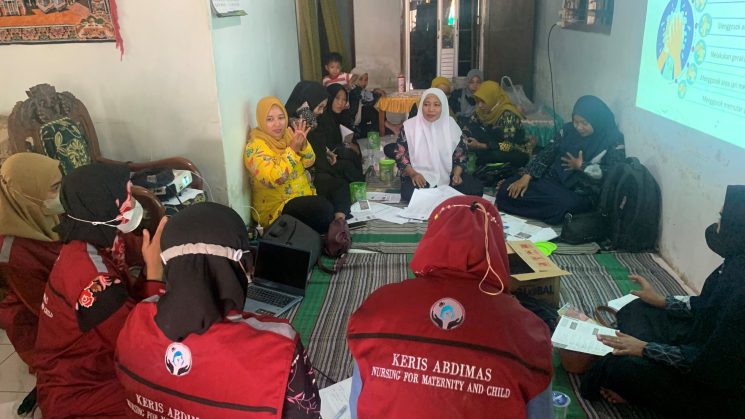 SATU LANGKAH LEBIH TEPAT DALAM PENCEGAHAN ANEMIA PADA IBU HAMIL DAN HEPATITIS AKUT PADA BALITA MELALUI PEMBERDAYAAN KADER DI DESA BONDOYUDO, LUMAJANG